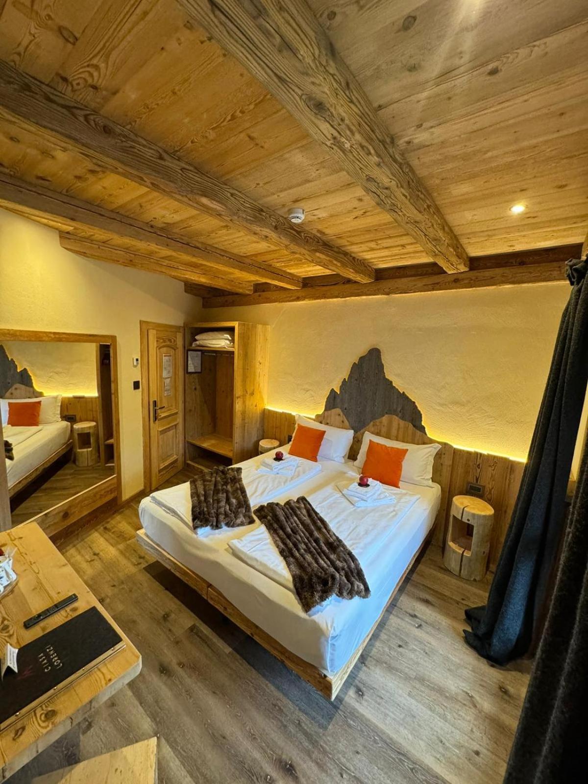 Hotel Ciasa Lorenzi Cortina d'Ampezzo Exterior photo
