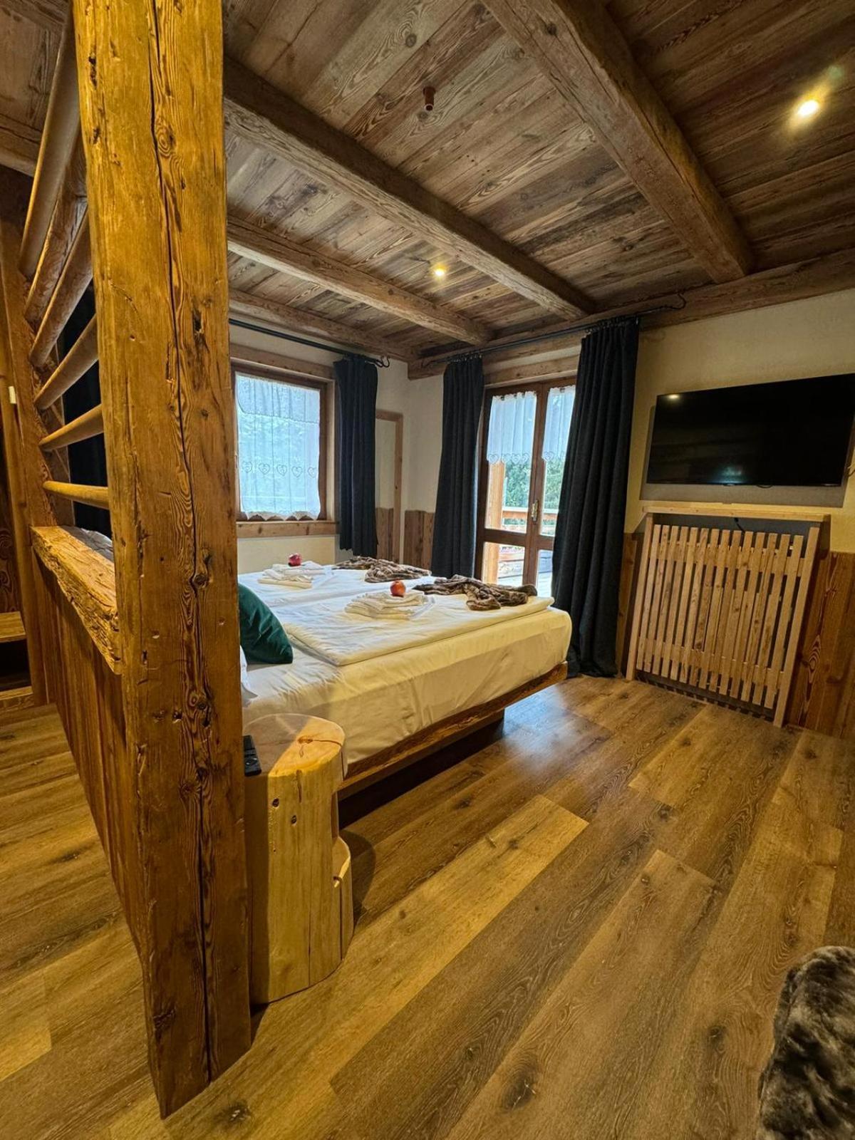 Hotel Ciasa Lorenzi Cortina d'Ampezzo Exterior photo
